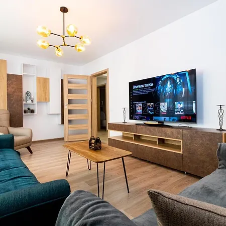 Pentha - Stylish And Spacious 2-bedroom Near Coresi Mall Brasov