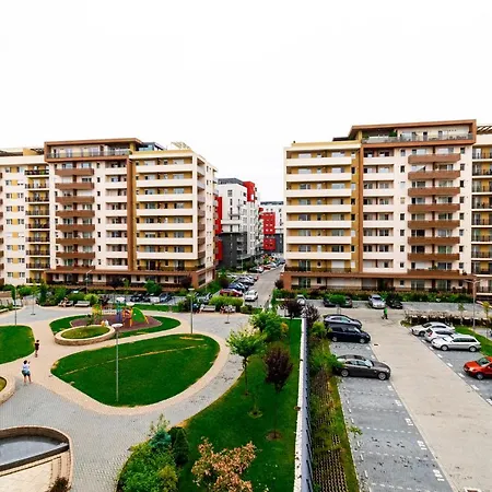 Pentha - Stylish And Spacious 2-bedroom Near Coresi Mall Apartment